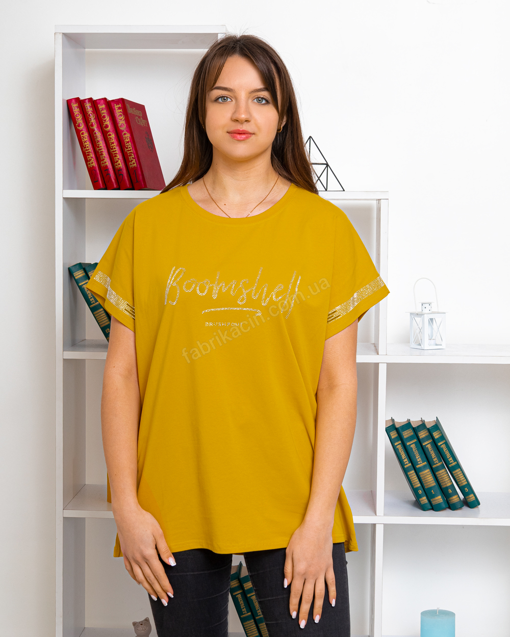 Футболка напис зі стразами OneSize колір: гірчичний - 1