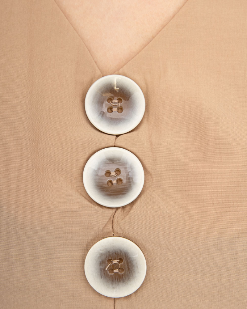 Блузка с тремя фальш-пуговицами р-р: 50 - 56 цвет: бежевый - 4